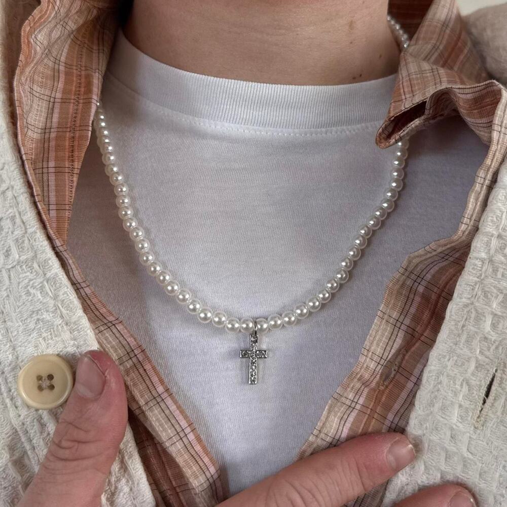 y2k 2000s style heavy metal punk grunge pearl emo cross pendant necklace